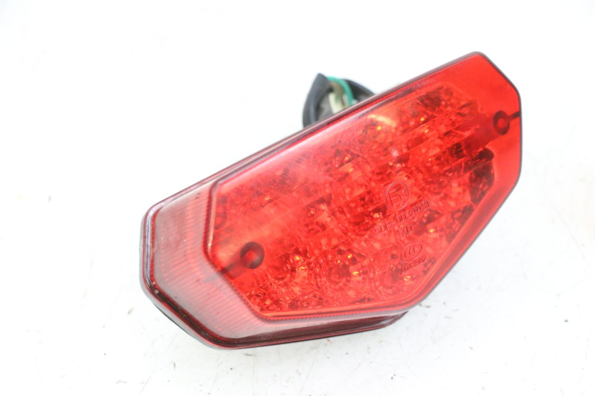 photo de FANALE STOP POSTERIORE  MAG POWER BOMBERS 4T 50 (2016 - 2026) - Dettagli dei punti di fissaggio