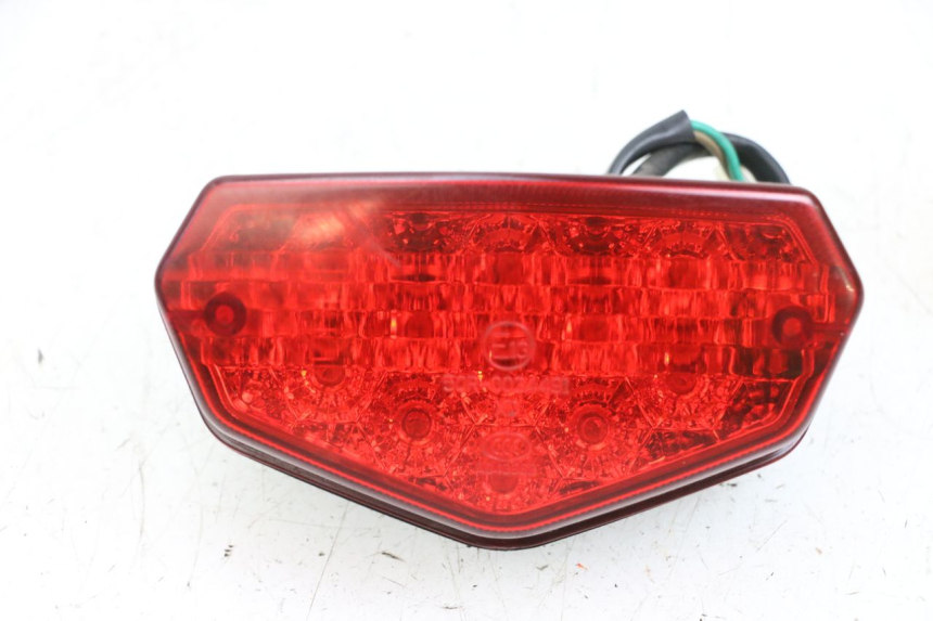 photo de FANALE STOP POSTERIORE  MAG POWER BOMBERS 4T 50 (2016 - 2026) - Marcature e riferimenti originali