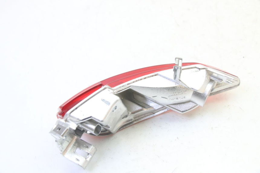 photo de FANALE STOP DESTRA PIAGGIO MP3 HPE 310 (2024 - 2025)