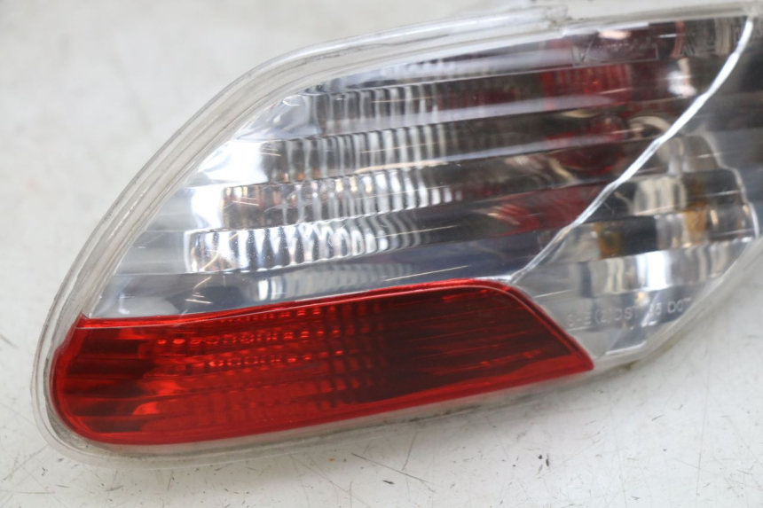 photo de FANALE POSTERIORE DESTRO PIAGGIO MP3 LT 400 (2007 - 2012)