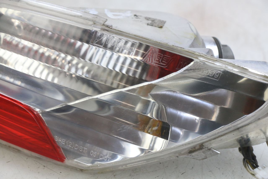 photo de FANALE POSTERIORE DESTRO PIAGGIO MP3 LT 400 (2007 - 2012)