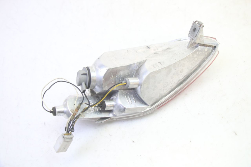 photo de FANALE POSTERIORE DESTRO PIAGGIO MP3 LT 400 (2007 - 2012) - Dettagli dei punti di fissaggio