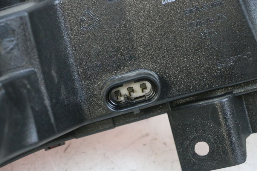 photo de FANALE STOP DESTRA PIAGGIO MP3 500 (2016 - 2018) - Marcature e riferimenti originali