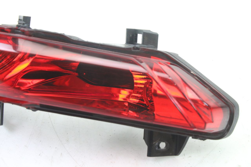 photo de FANALE POSTERIORE DESTRO PIAGGIO MP3 500 (2014 - 2016)