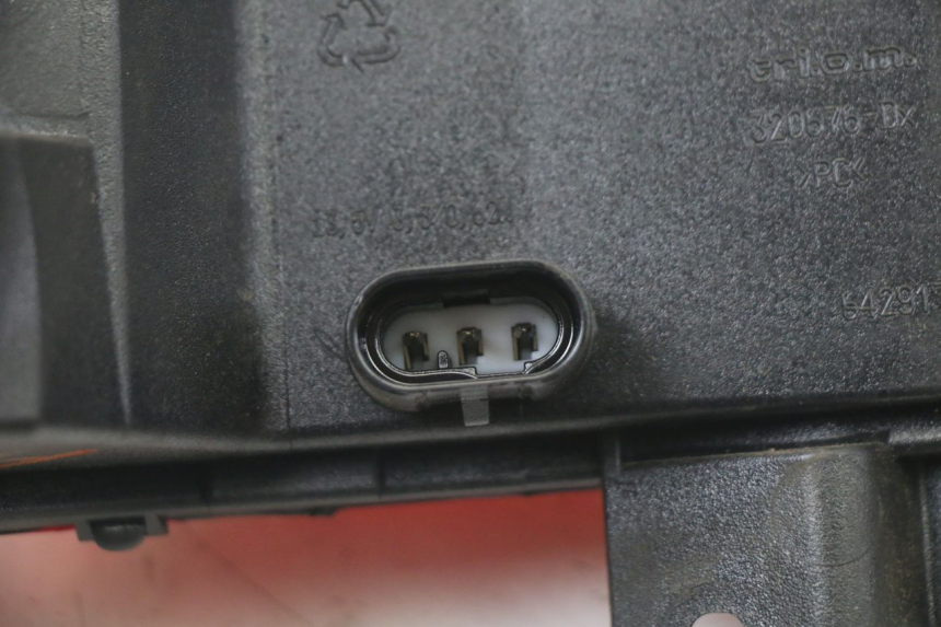 photo de FANALE POSTERIORE DESTRO PIAGGIO MP3 500 (2014 - 2016)