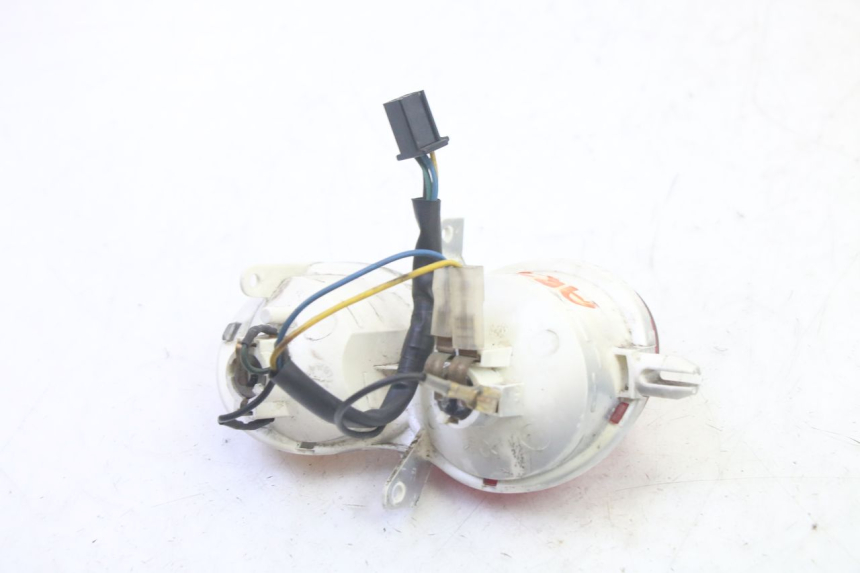 photo de FANALE STOP DESTRA YAMAHA YP MAJESTY 125 (2002 - 2006) - Altra angolazione