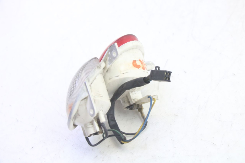 photo de FANALE STOP DESTRA YAMAHA YP MAJESTY 125 (2002 - 2006) - Primo piano tecnico