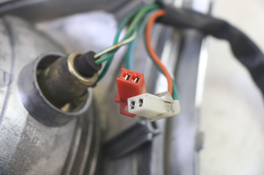 photo de FANALE POSTERIORE SYM FIDDLE 3 III 125 (2014 - 2020) - Dettagli dei punti di fissaggio