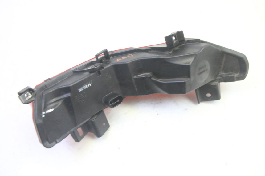 photo de FANALE STOP SINISTRA PIAGGIO MP3 HPE 350 (2018 - 2020) - Primo piano tecnico