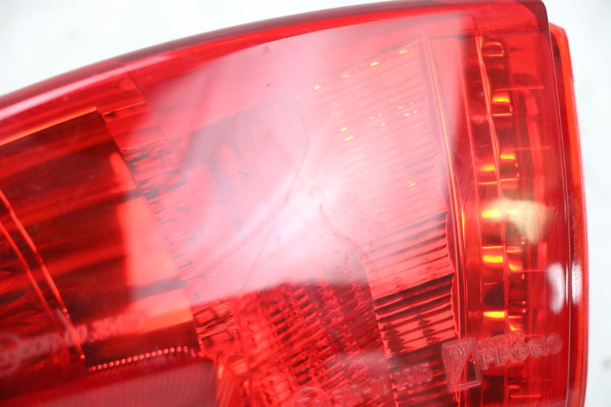 photo de FANALE STOP SINISTRA PIAGGIO MP3 HPE 300 (2019 - 2026) - Dettaglio del componente