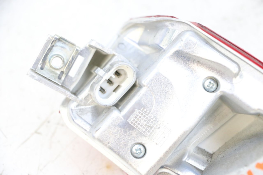 photo de FANALE STOP SINISTRA PIAGGIO MP3 HPE 300 (2019 - 2026) - Vista d'insieme del prodotto