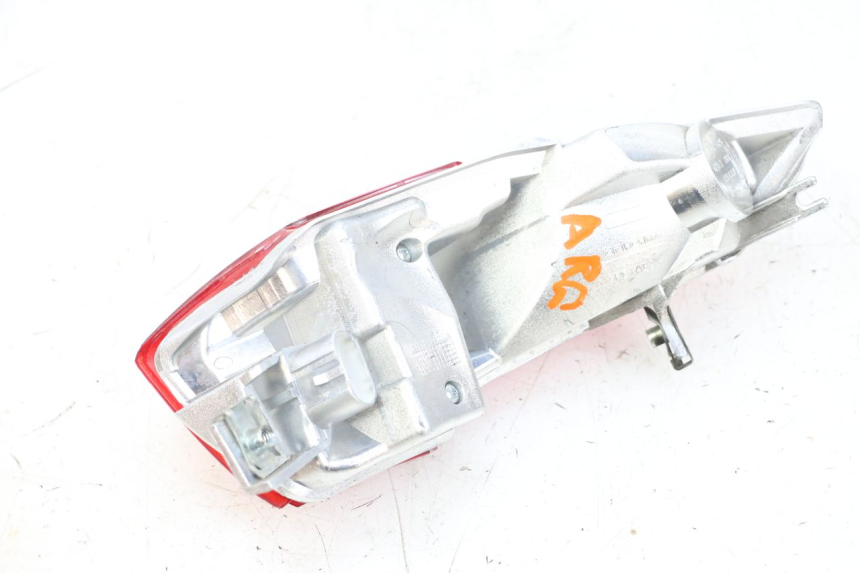 photo de FANALE STOP SINISTRA PIAGGIO MP3 HPE 300 (2019 - 2026) - Ricambio usato controllato