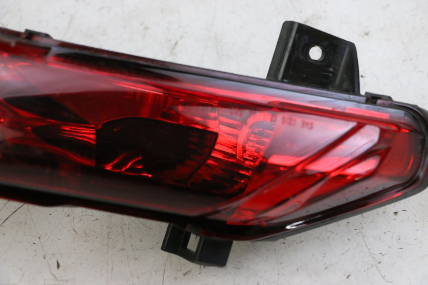 photo de FANALE STOP SINISTRA PIAGGIO MP3 500 (2014 - 2016)