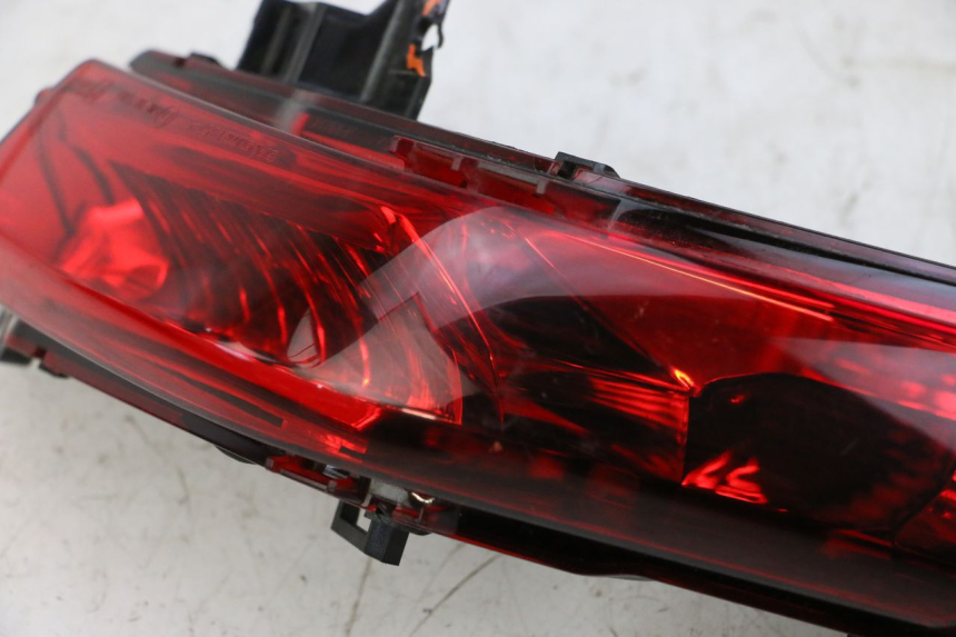 photo de FANALE STOP SINISTRA PIAGGIO MP3 500 (2014 - 2016)