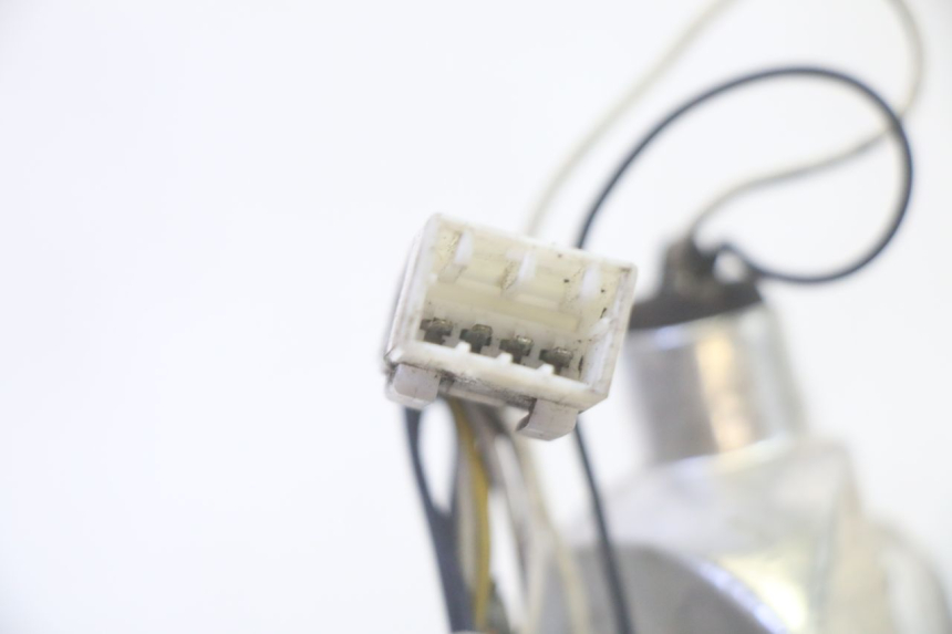 photo de FANALE STOP SINISTRA PIAGGIO MP3 RL 250 (2007 - 2010) - Stato della superficie e materiale