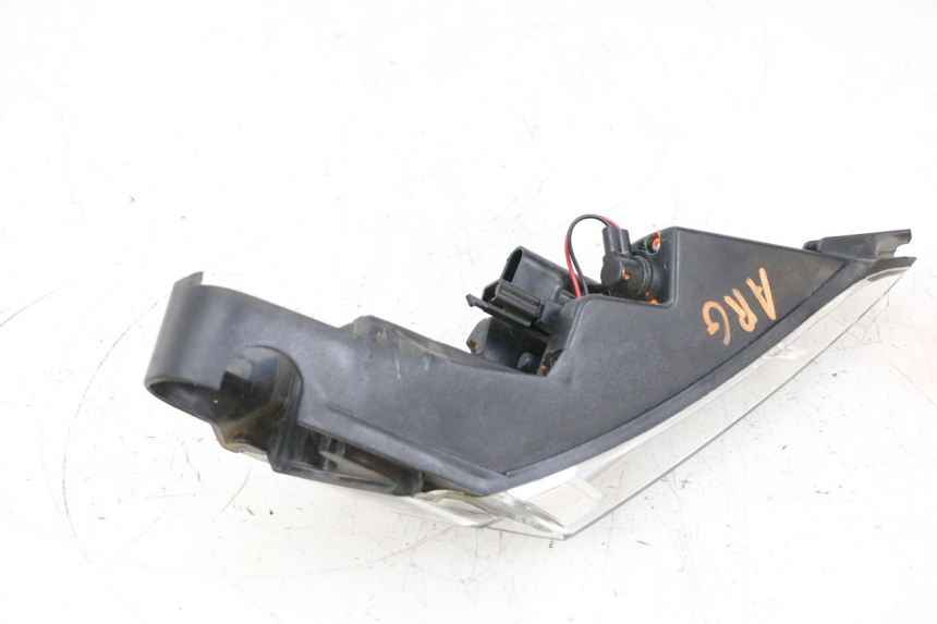 photo de FANALE STOP SINISTRA PEUGEOT SATELIS 125 (2013 - 2018) - Dettagli dei punti di fissaggio