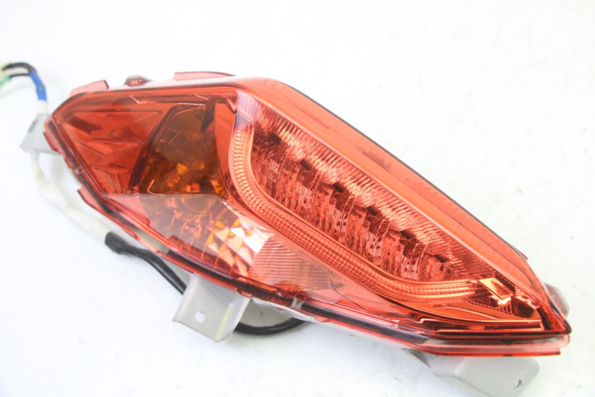 photo de FANALE STOP SINISTRA YAMAHA XMAX X-MAX 125 (2021 - 2025)
