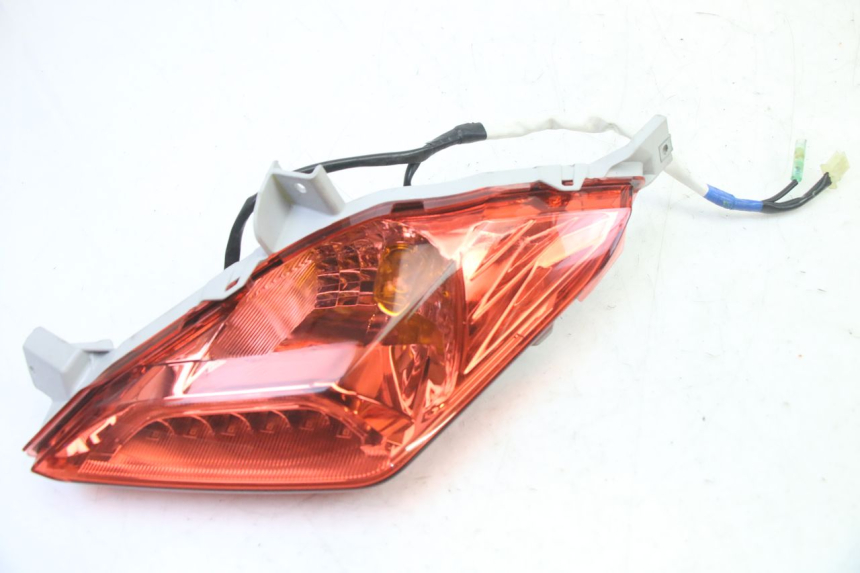 photo de FANALE STOP SINISTRA YAMAHA XMAX X-MAX 125 (2021 - 2025)