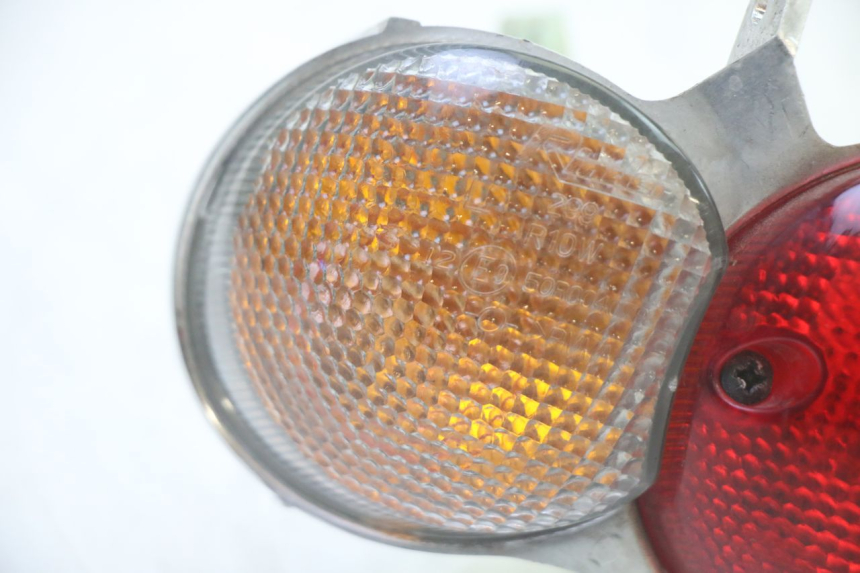 photo de FANALE STOP SINISTRA YAMAHA YP MAJESTY 125 (2002 - 2006) - Zoom sullo stato d'uso