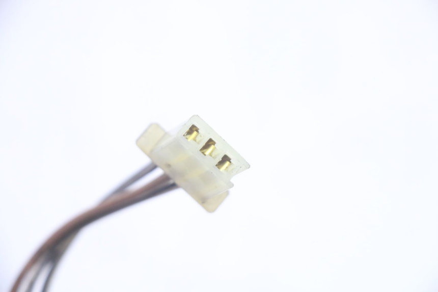 photo de FANALE STOP POSTERIORE  SUZUKI GSF N BANDIT 600 (1996 - 1999) - Dettagli dei punti di fissaggio