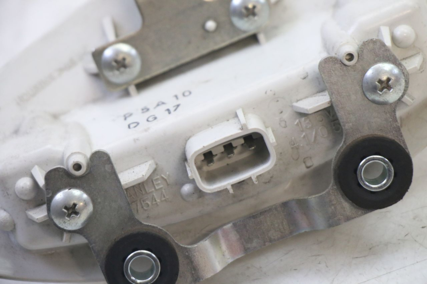 photo de FANALE STOP POSTERIORE  SUZUKI GSR 750 (2011 - 2017)