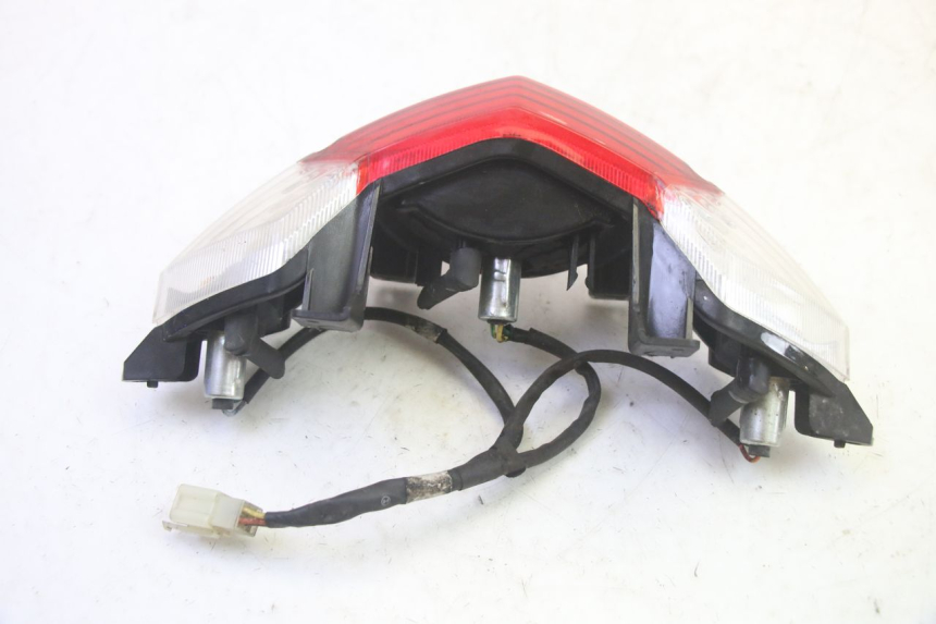 photo de FANALE POSTERIORE PEUGEOT KISBEE 4T 50 (2010 - 2017) - Altra angolazione