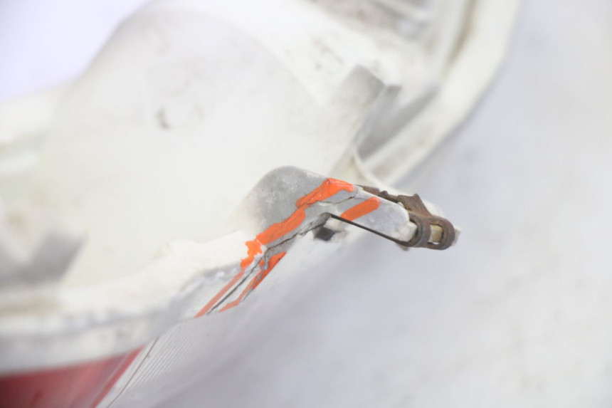 photo de FANALE POSTERIORE YAMAHA NEOS NEO'S 4T 50 (2008 - 2016) - Dettagli dei punti di fissaggio