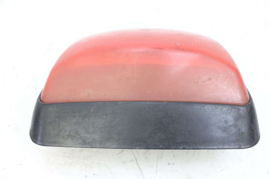 photo de FANALE STOP POSTERIORE  JM MOTORS OLDIES GT 4T 50 (2018 - 2025) - Dettagli dei punti di fissaggio