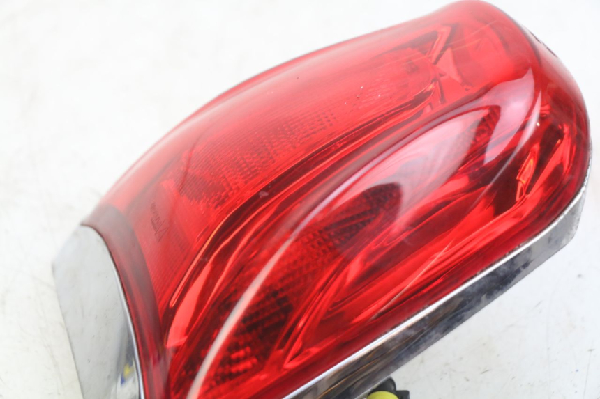 photo de FANALE POSTERIORE PIAGGIO VESPA PRIMAVERA 2T 50 (2013 - 2018)