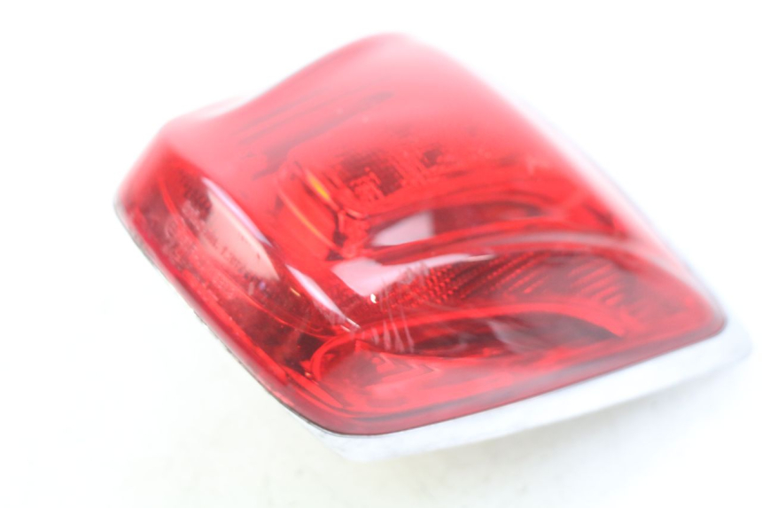 photo de FANALE POSTERIORE PIAGGIO VESPA PRIMAVERA 2T 50 (2013 - 2018)