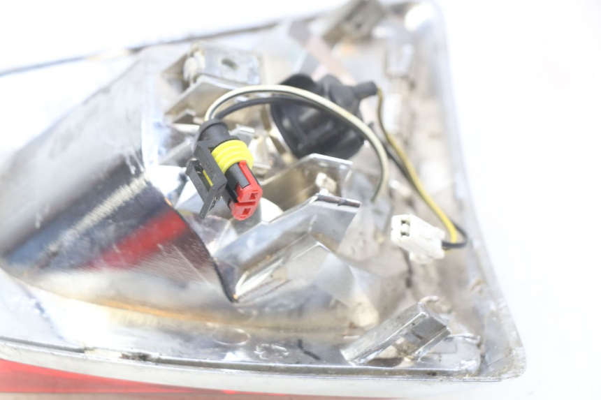 photo de FANALE POSTERIORE PIAGGIO VESPA PRIMAVERA 2T 50 (2013 - 2018)