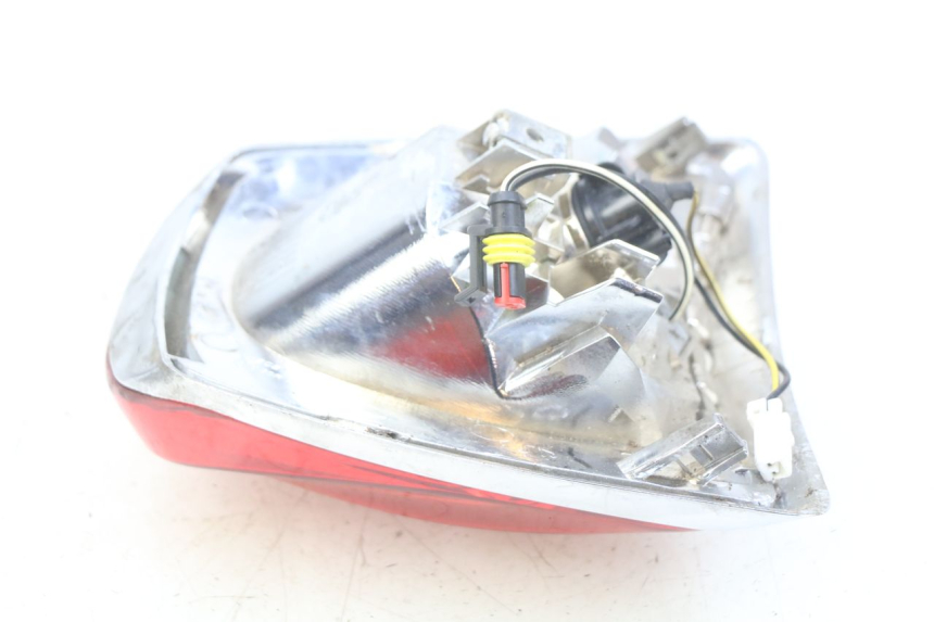 photo de FANALE POSTERIORE PIAGGIO VESPA PRIMAVERA 2T 50 (2013 - 2018)