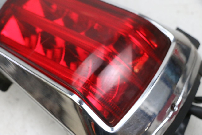 photo de FANALE STOP POSTERIORE  EFUN PUSA 1 - Zoom sullo stato d'uso