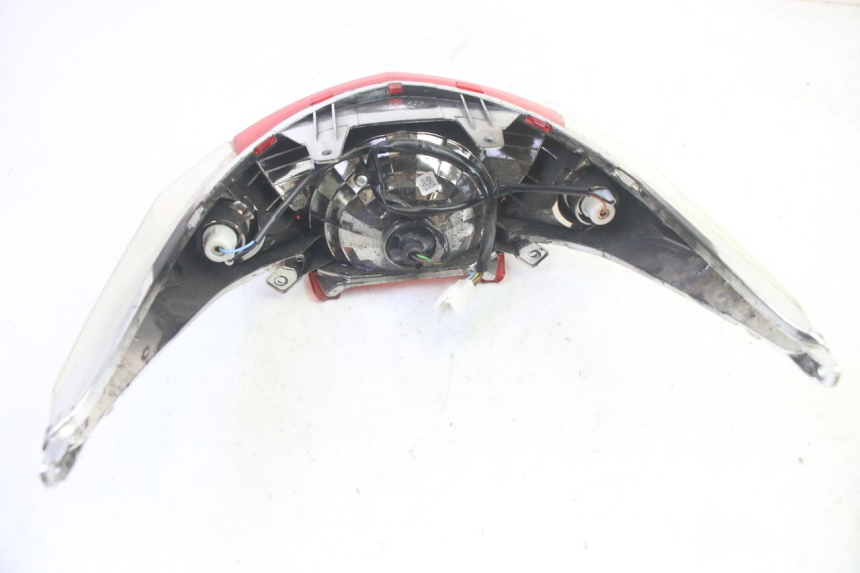 photo de FANALE STOP POSTERIORE  JM MOTORS SANTANA EVO 50 (2024 - 2026) - Dettagli dei punti di fissaggio