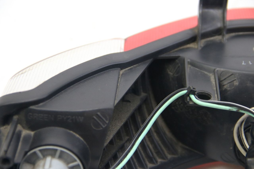 photo de FANALE POSTERIORE SUZUKI SIXTEEN 125 (2008 - 2010)