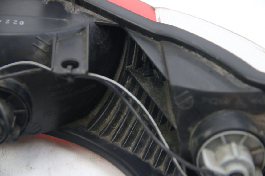 photo de FANALE POSTERIORE SUZUKI SIXTEEN 125 (2008 - 2010)