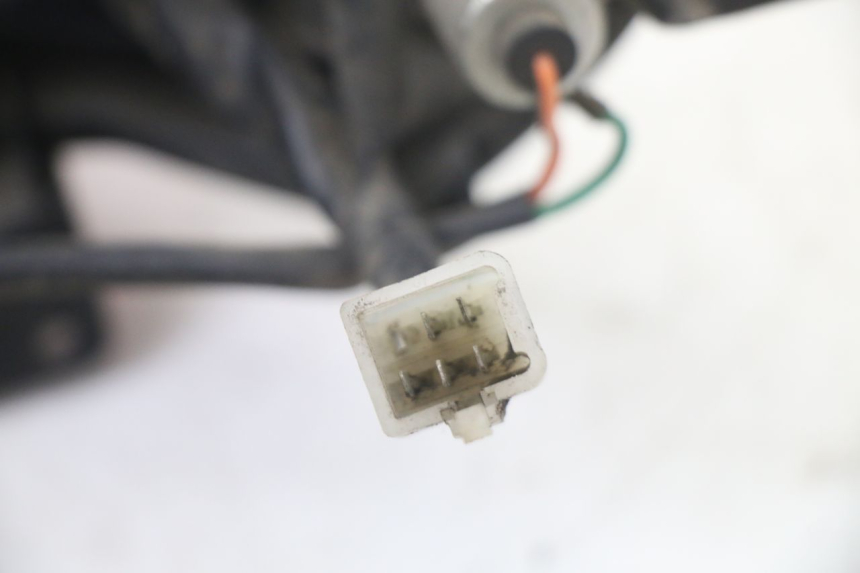 photo de FANALE STOP POSTERIORE  PEUGEOT TWEET PRO CARGO 50 (2018 - 2020) - Stato della superficie e materiale