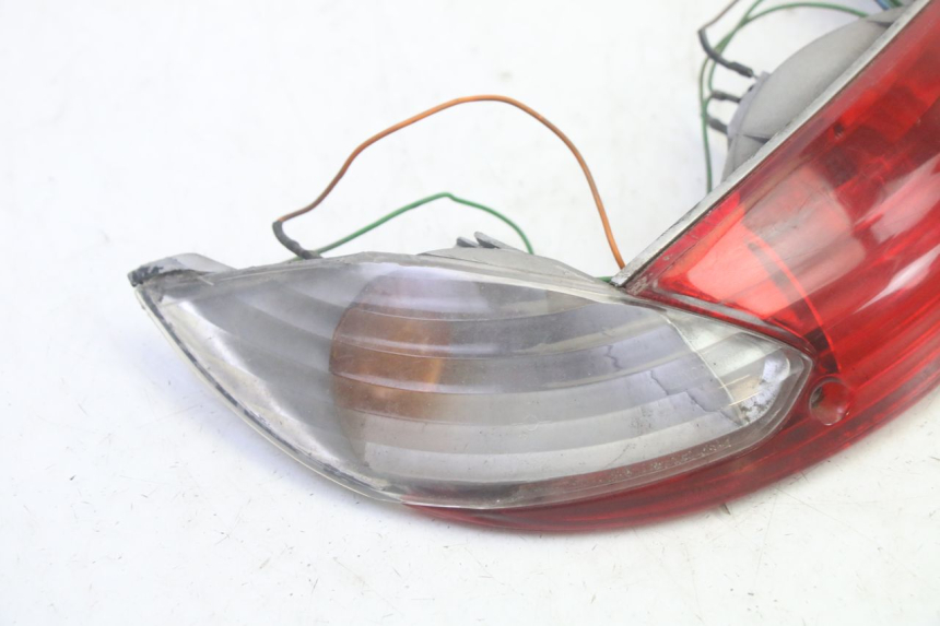 photo de FANALE STOP POSTERIORE  PEUGEOT VIVACITY 100 (1999 - 2008) - Zoom sullo stato d'uso