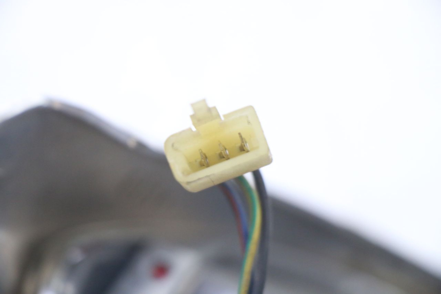 photo de FANALE STOP POSTERIORE  YAMAHA WHY 50 (1998 - 2000)