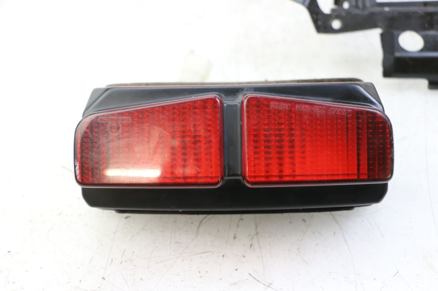 photo de FANALE STOP POSTERIORE  YAMAHA FZS FAZER 600 (2001 - 2003)