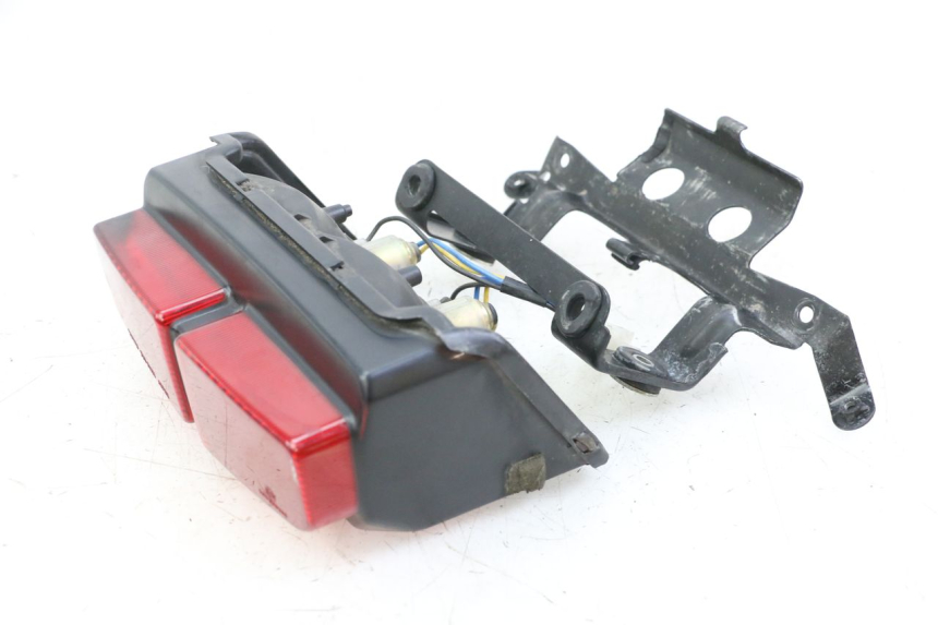 photo de FANALE STOP POSTERIORE  YAMAHA FZS FAZER 600 (2001 - 2003)