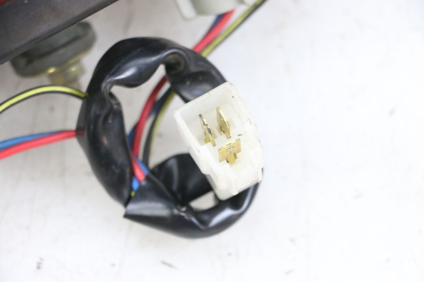 photo de FANALE STOP POSTERIORE  KAWASAKI ZR 7 750 (1999 - 2001) - Primo piano tecnico