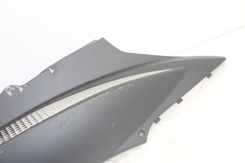 photo de PARAFANGO POSTERIORE DESTRO KYMCO AGILITY 4T 50 (2018 - 2022) - Zoom sullo stato d'uso