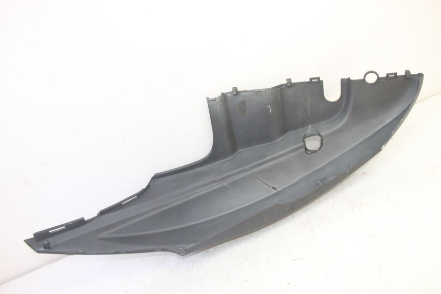 photo de PARAFANGO POSTERIORE DESTRO KYMCO AGILITY 4T 50 (2018 - 2022) - Dettagli dei punti di fissaggio