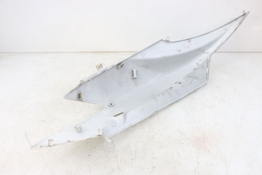 photo de CARENA POSTERIORE DESTRA KYMCO AGILITY RS 4T 50 (2009 - 2013)