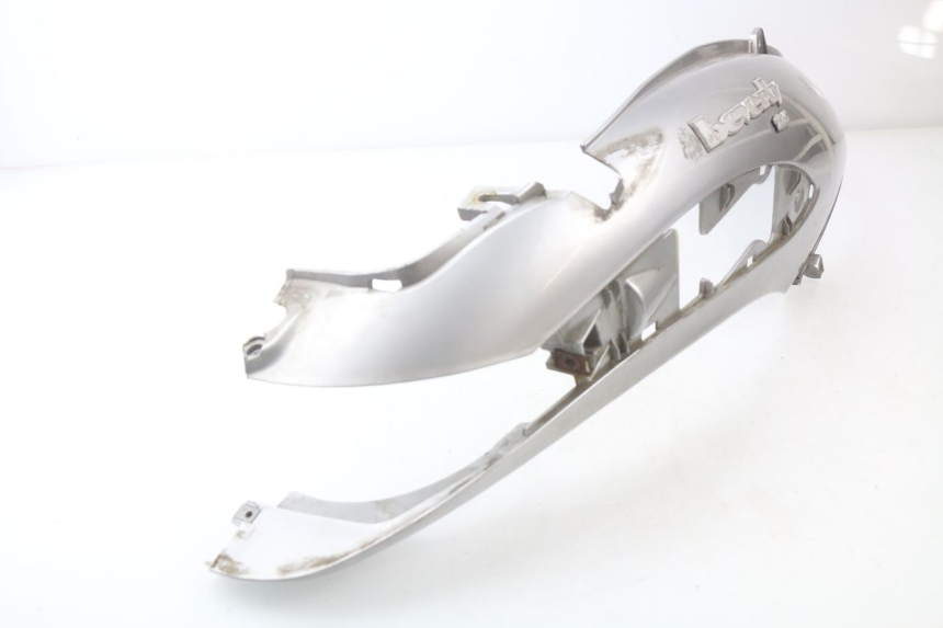 photo de PARAFANGO POSTERIORE DESTRO PIAGGIO BEVERLY 125 (1998 - 2005)