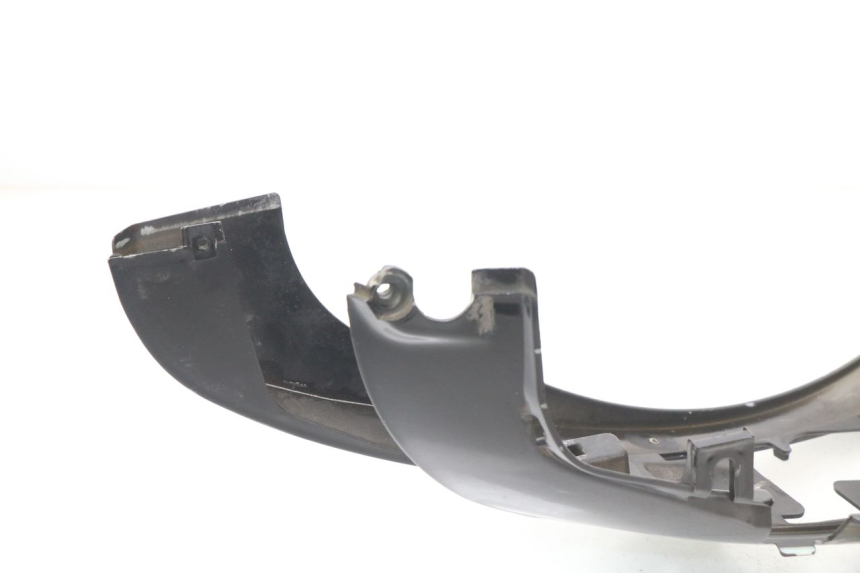 photo de PARAFANGO POSTERIORE DESTRO PIAGGIO BEVERLY 125 (1998 - 2005)