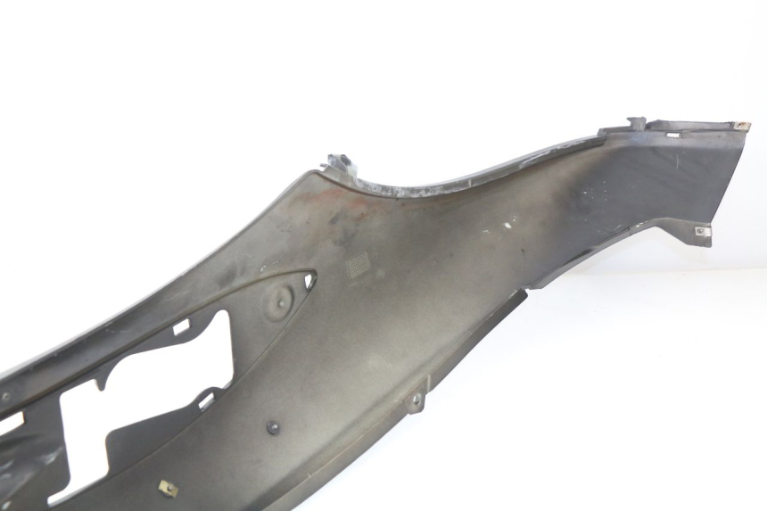 photo de PARAFANGO POSTERIORE DESTRO PIAGGIO BEVERLY 125 (1998 - 2005)