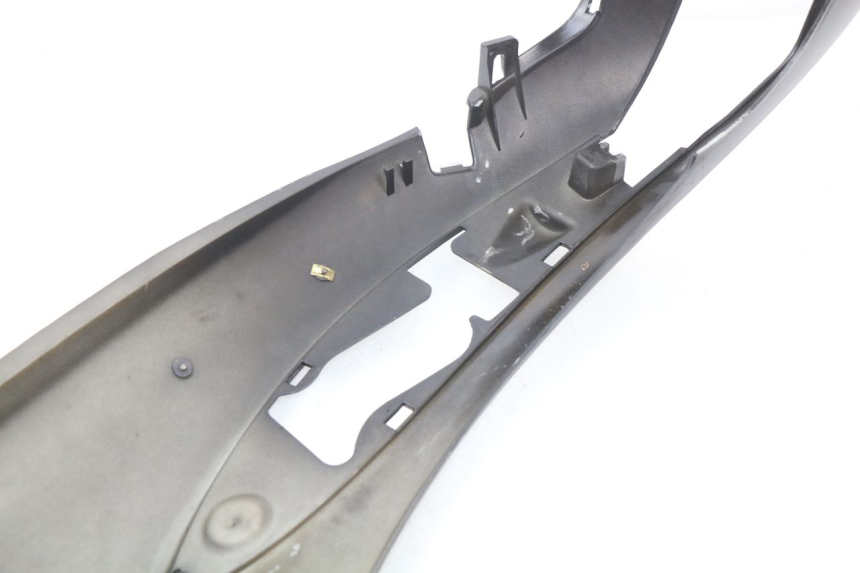 photo de PARAFANGO POSTERIORE DESTRO PIAGGIO BEVERLY 125 (1998 - 2005)