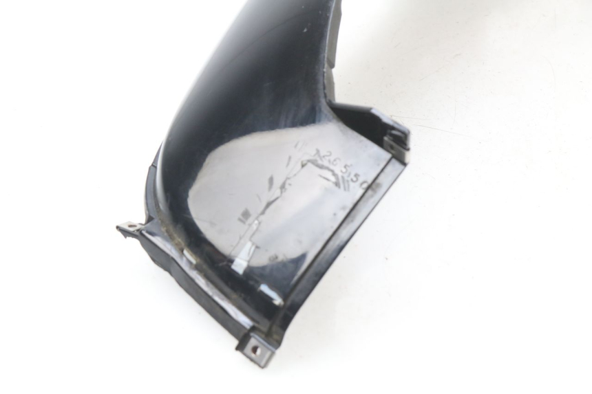 photo de PARAFANGO POSTERIORE DESTRO PIAGGIO BEVERLY 125 (1998 - 2005)